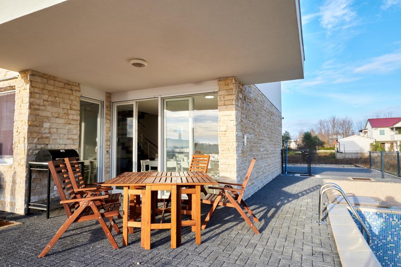 Villa Miri II Привлака Экстерьер фото